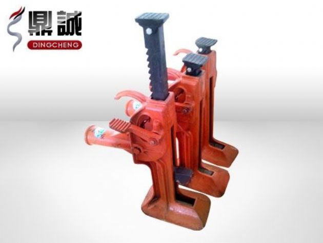 點擊查看詳細信息<br>標題：齒條式起道機 閱讀次數(shù)：4293