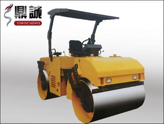 點擊查看詳細信息<br>標題：6噸雙鋼輪振動壓路機 閱讀次數：13145